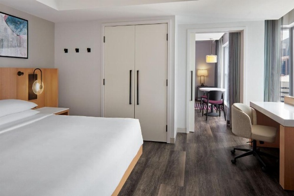 Delta Hotels by Marriott Toronto image 111